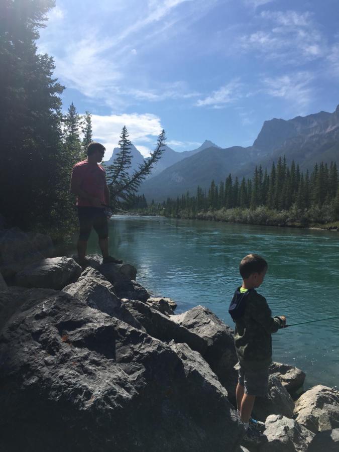 Alluring Mountain View Condo - Right In The Heart Of Downtown - Managed By Little Sister Getaways Canmore Luaran gambar